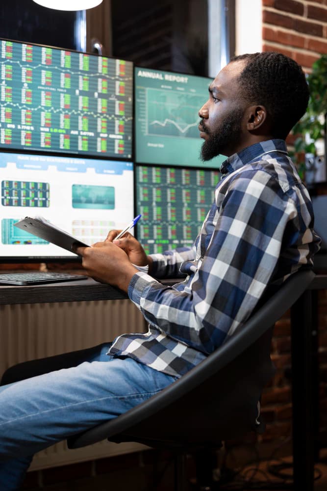 Financial Analytics for Smarter Investments